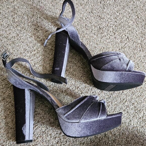 LC Lauren Conrad Rosinca Women's Velvet Platform High Heels - Picture 1 of 2